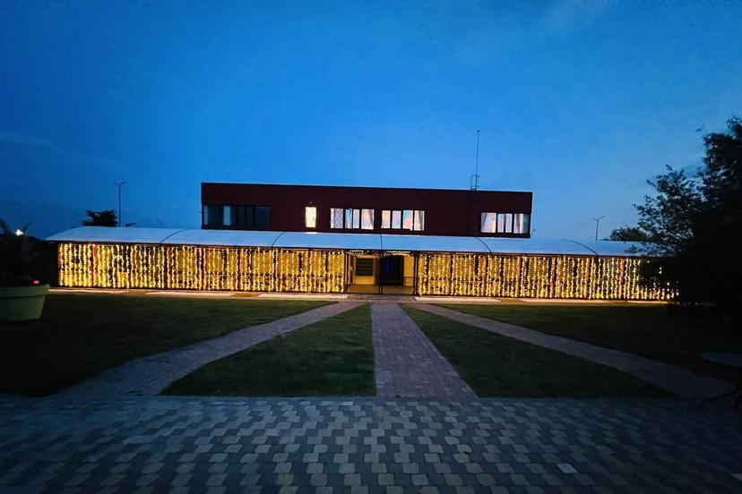 https://honeypot0.s3.amazonaws.com/1699881496635-gallery-la-maison-1-exterior-02.jpg