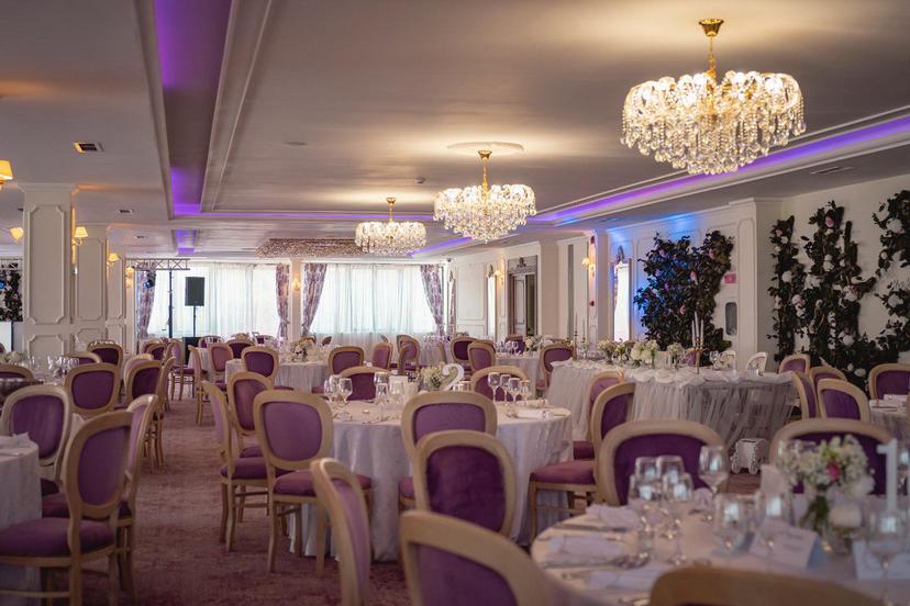 https://honeypot0.s3.amazonaws.com/1699881497120-gallery-la-maison-2-interior-01.jpeg